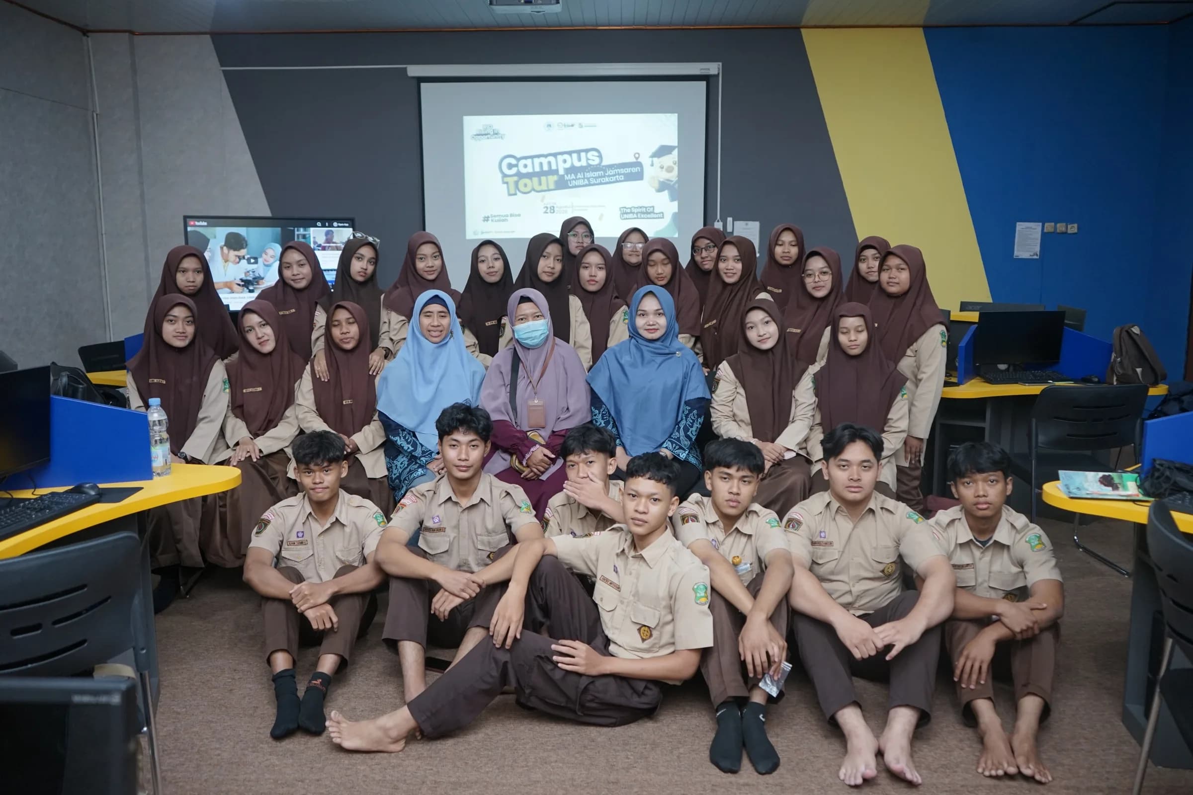 Perkaya Wawasan Dunia Perguruan Tinggi, UNIBA Surakarta Sambut Kunjungan Edukatif MA Al Islam Jamsaren