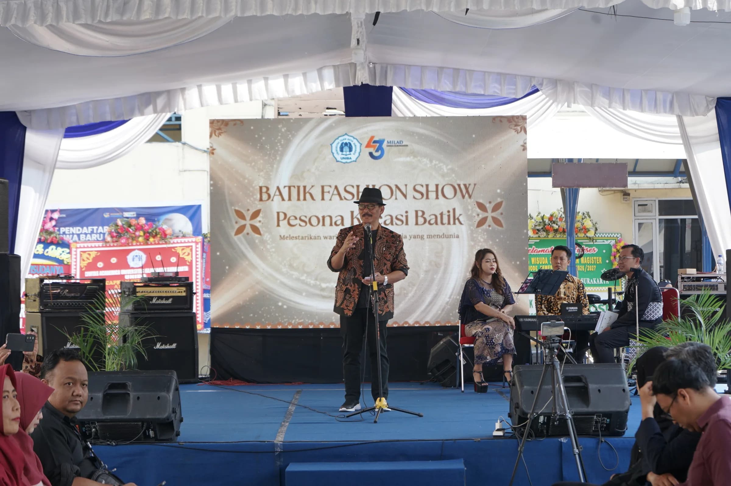 Muda dan Berbudaya: Semarak Lomba Fashion Show Batik Milad ke-43 UNIBA Surakarta