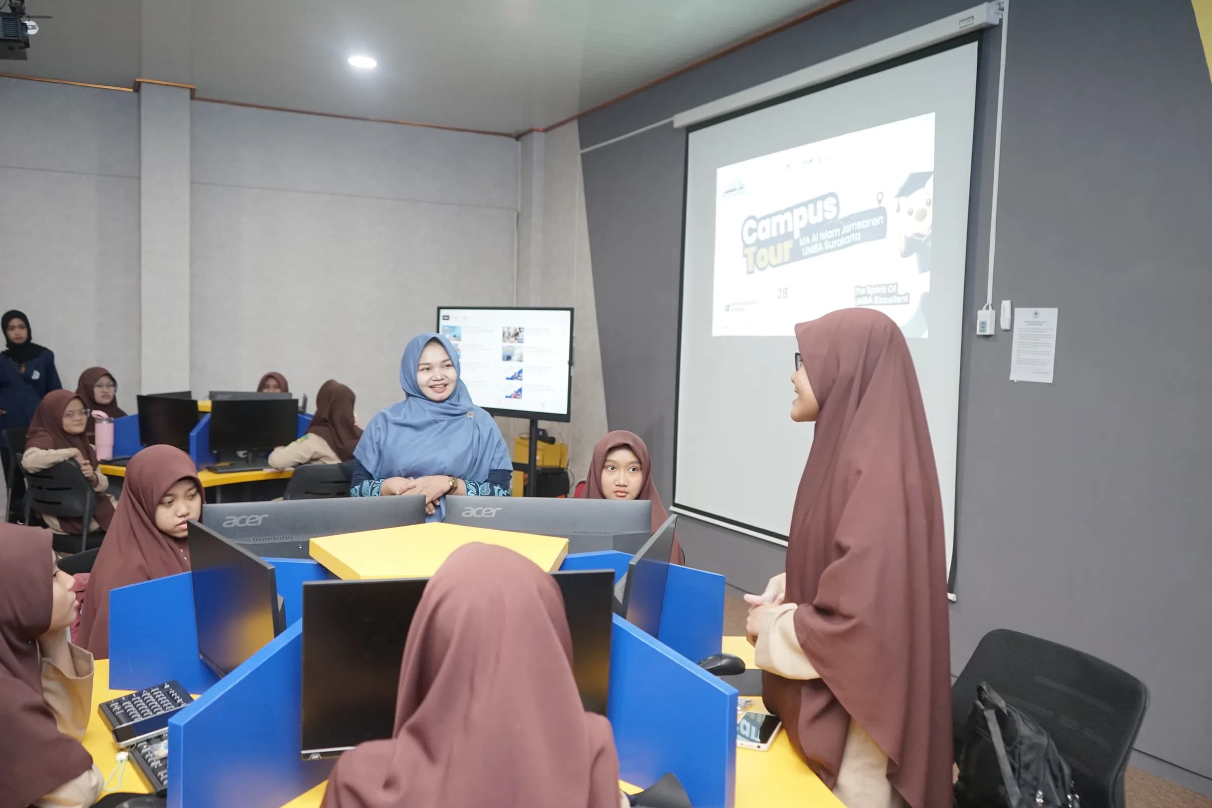 Perkaya Wawasan Dunia Perguruan Tinggi, UNIBA Surakarta Sambut Kunjungan Edukatif MA Al Islam Jamsaren