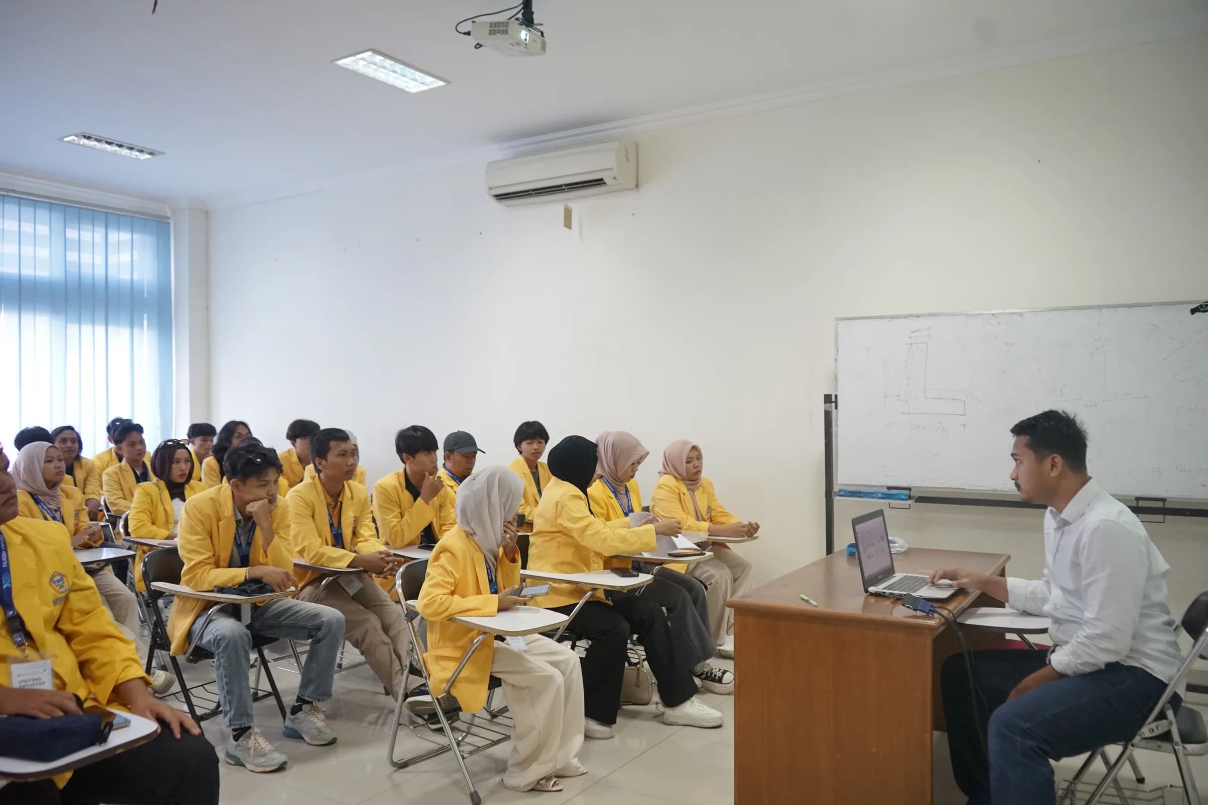 Memperkuat Tata Kelola Institusi: UNIBA Surakarta dan UNIVED Dehasen Bengkulu Gelar Benchmarking & Sharing Session Manajemen Perguruan Tinggi