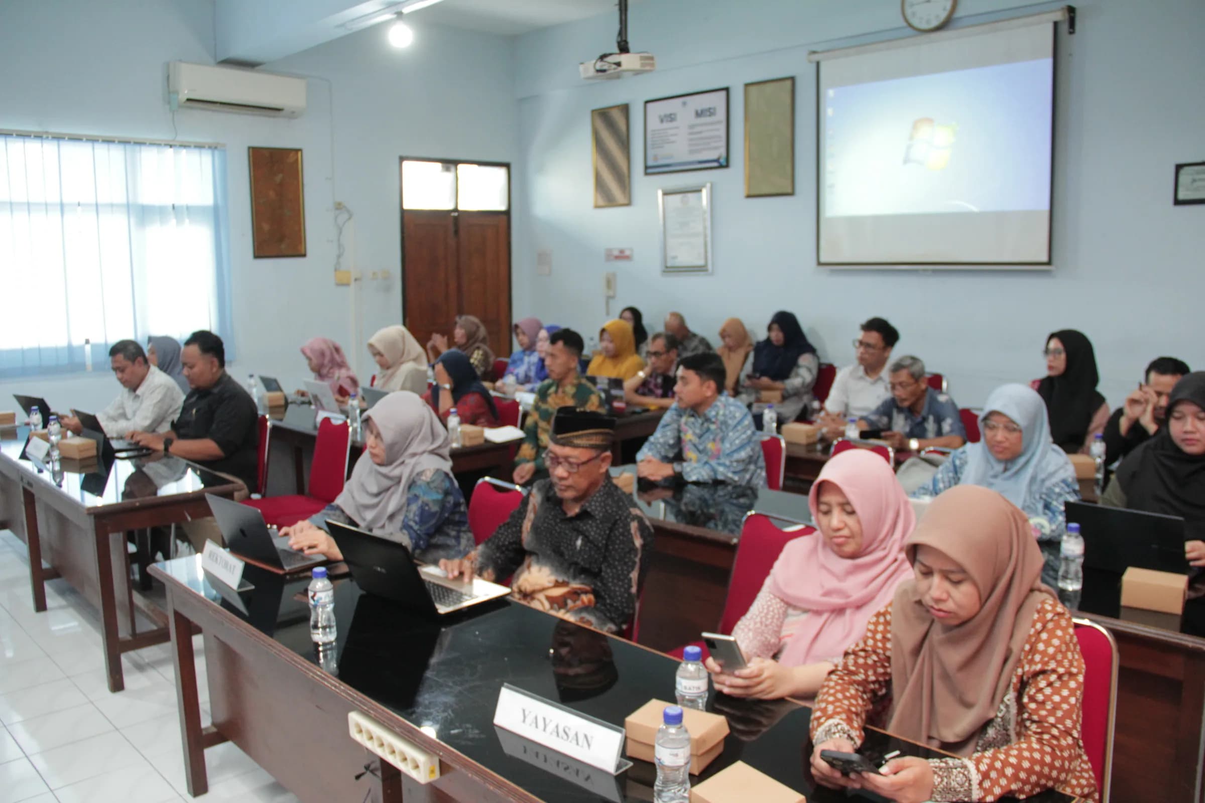Komitmen Mutu dan Target Unggul: Universitas Islam Batik Gelar Rapat Tinjauan Manajemen (RTM) Tahun 2025