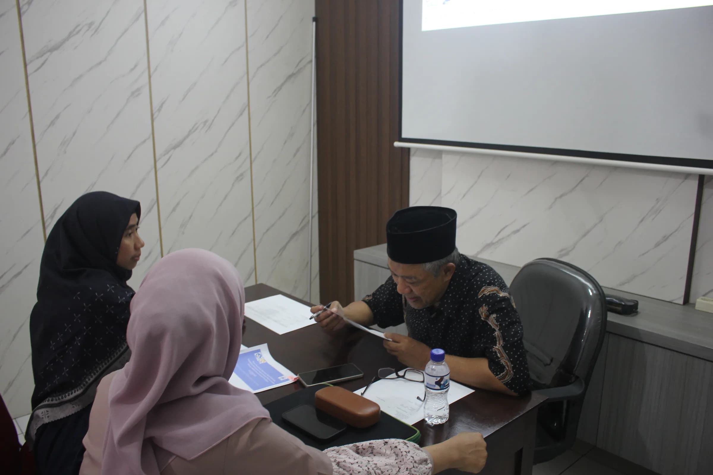 UNIBA Surakarta Gelar Monev Program Penelitian dan Pengabdian Masyarakat Hibah Kemendiktisainstek 2026