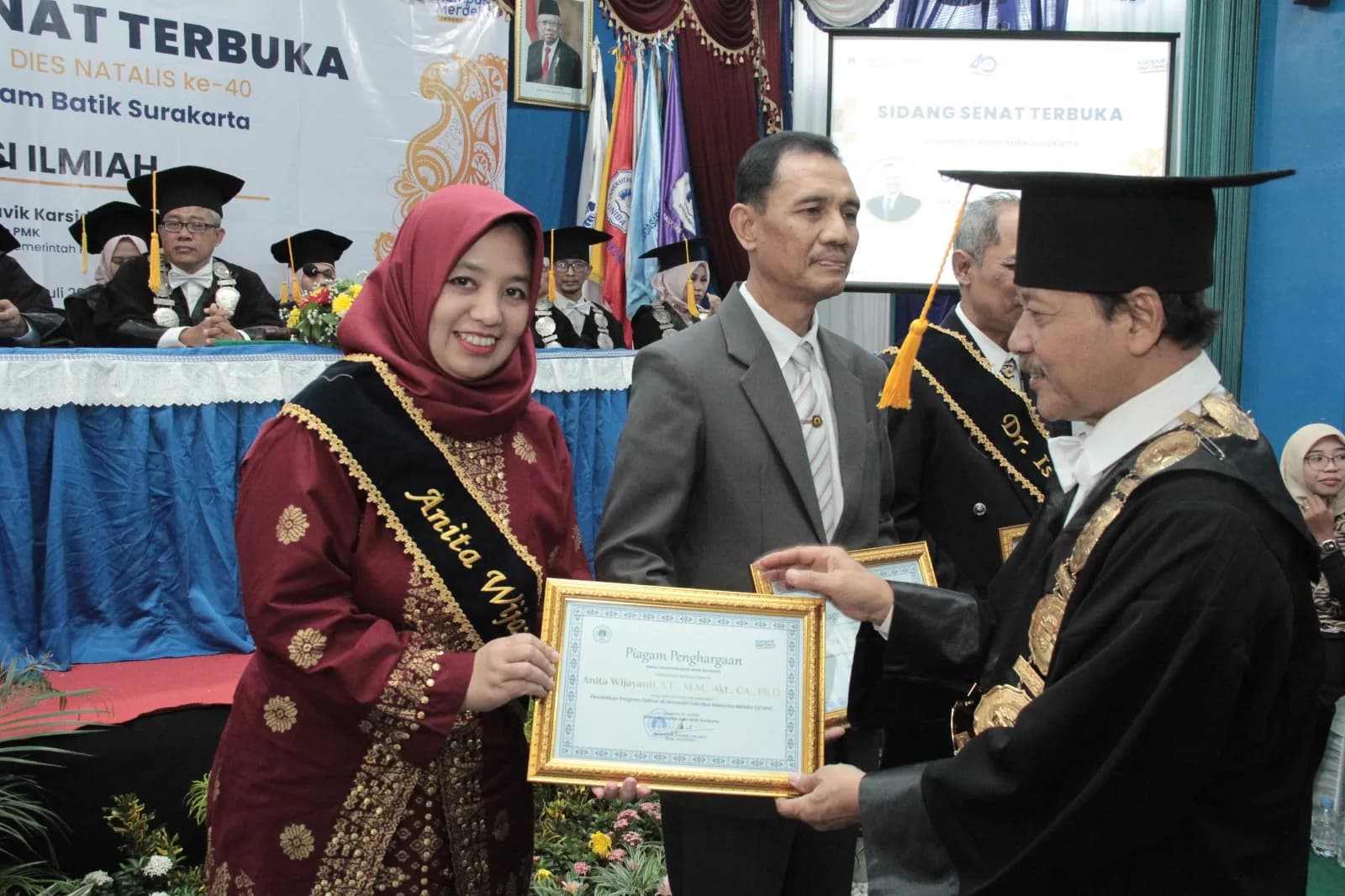 ORASI ILMIAH DALAM RANGKA PERINGATAN DIES NATALIS UNIBA SURAKARTA KE-40: STRATEGI MEMBANGUN UNIBA MELALUI PENINGKATAN KUALITAS SDM