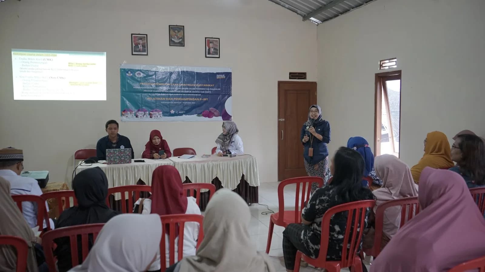 TIM PROGRAM KEMITRAAN MASYARAKAT UNIBA SURAKARTA LAKSANAKAN PELATIHAN DAN PENDAMPINGAN BAGI ANGGOTA KWT DESA PUNTUKREJO