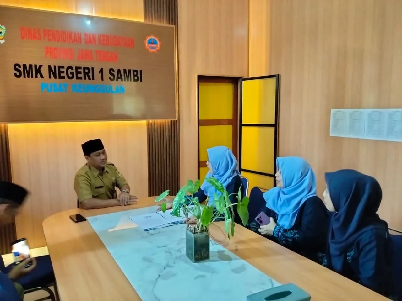 Perkuat Mutu Pendidikan Vokasi, UNIBA Surakarta Jalin Kerja Sama Strategis dengan SMKN 1 Sambi