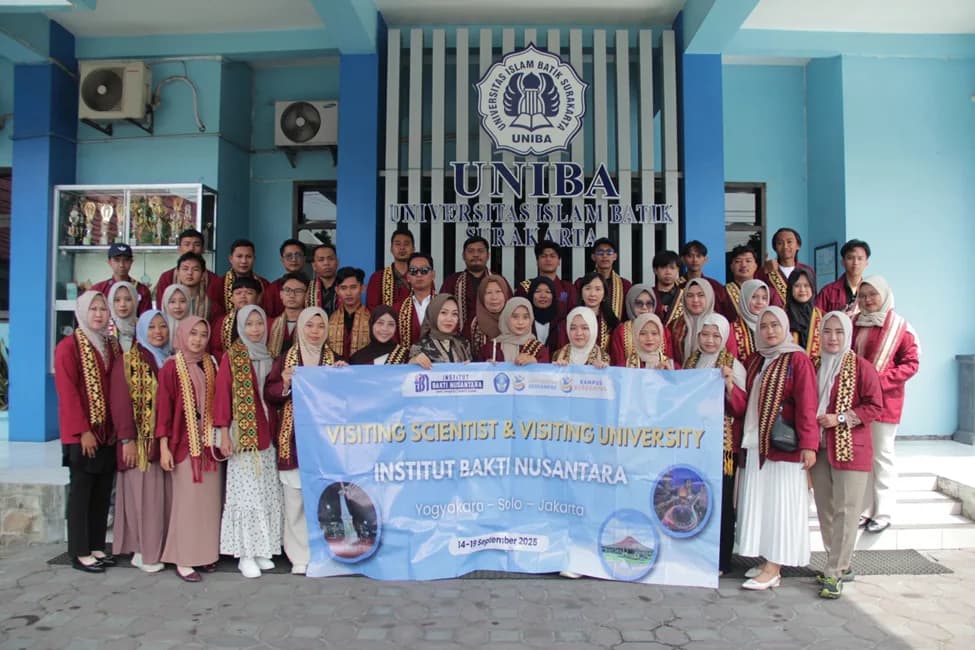 Benchmarking di Era Digital: IBN Lampung Tinjau Implementasi Teknologi Pendidikan UNIBA Surakarta