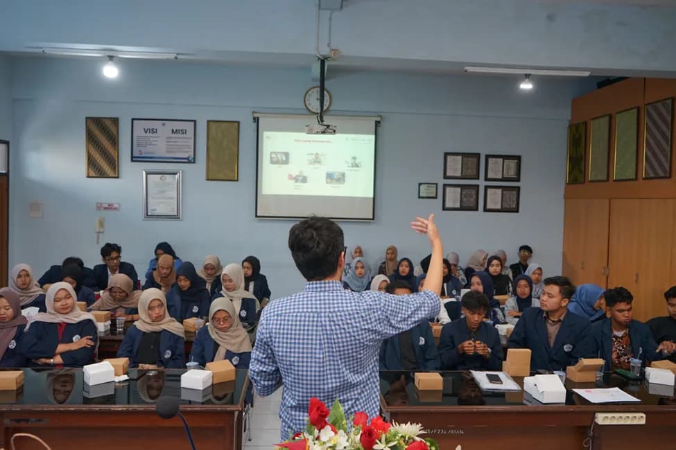 UNIBA Surakarta Selenggarakan Sekolah Pasar Modal Level 1 untuk Bekali Mahasiswa tentang Investasi Sejak Dini