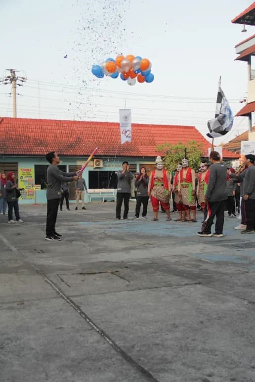 Milad ke-42 UNIBA Surakarta: Jalan Sehat, Berbagi, dan Kolaborasi untuk Masyarakat