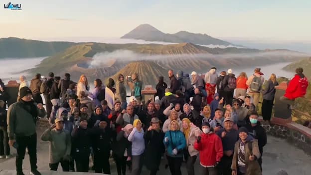Tadabur Alam: Spiritualitas dan Keakraban Uniba Surakarta Erat Terjalin di Bromo dan Gili Ketapang